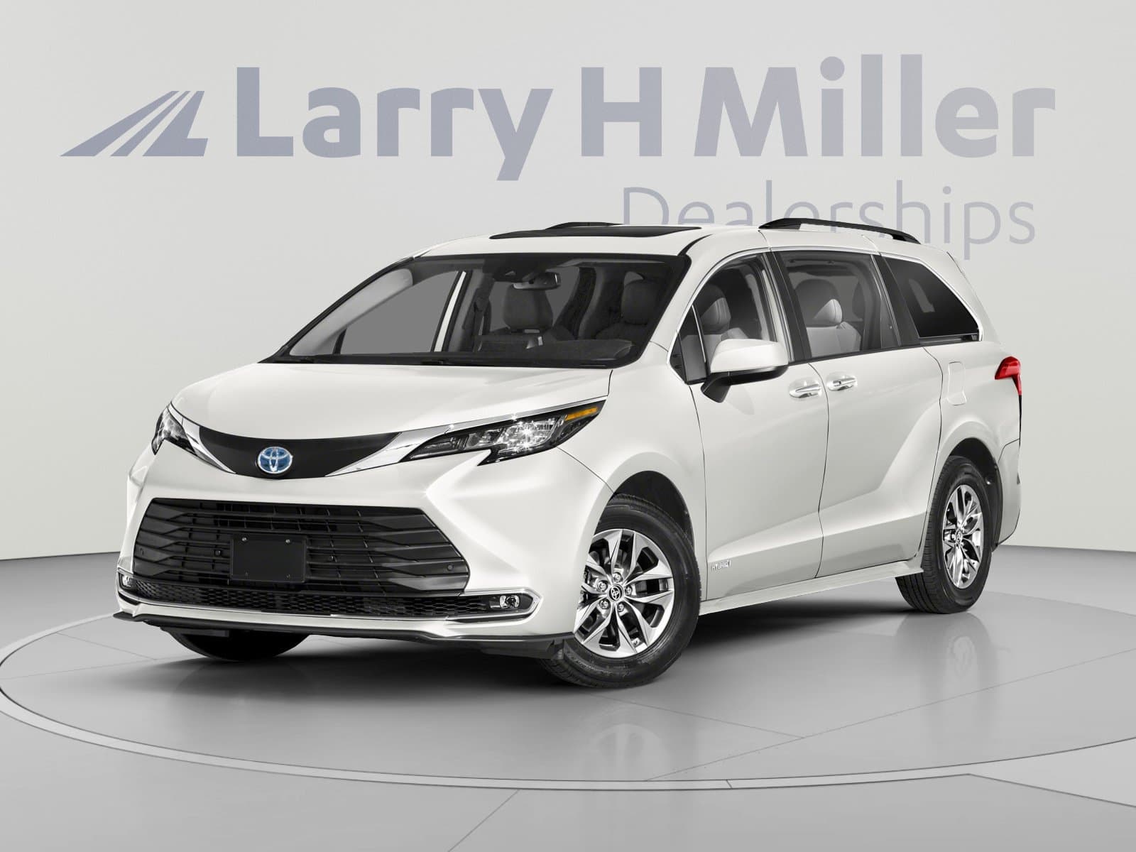 2021 Toyota Sienna XLE — photo 1 of 11