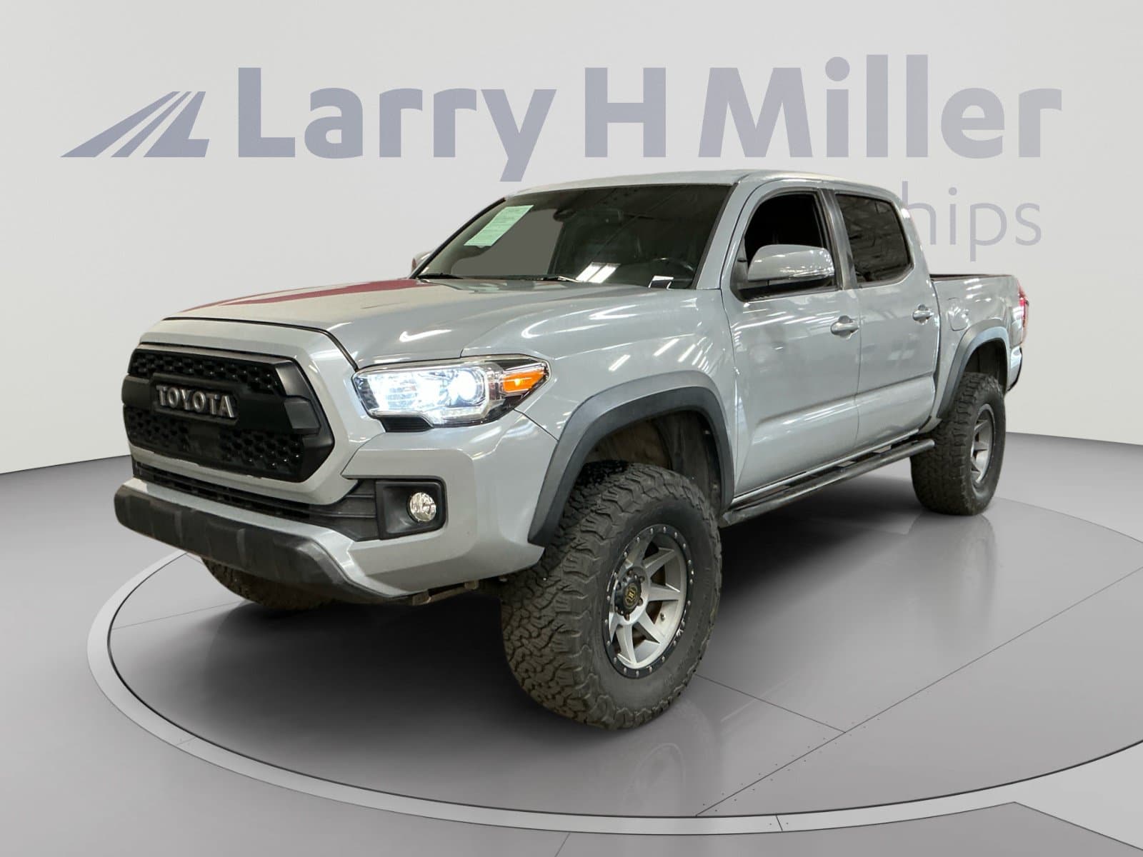 2018 Toyota Tacoma Base — photo 1 of 35