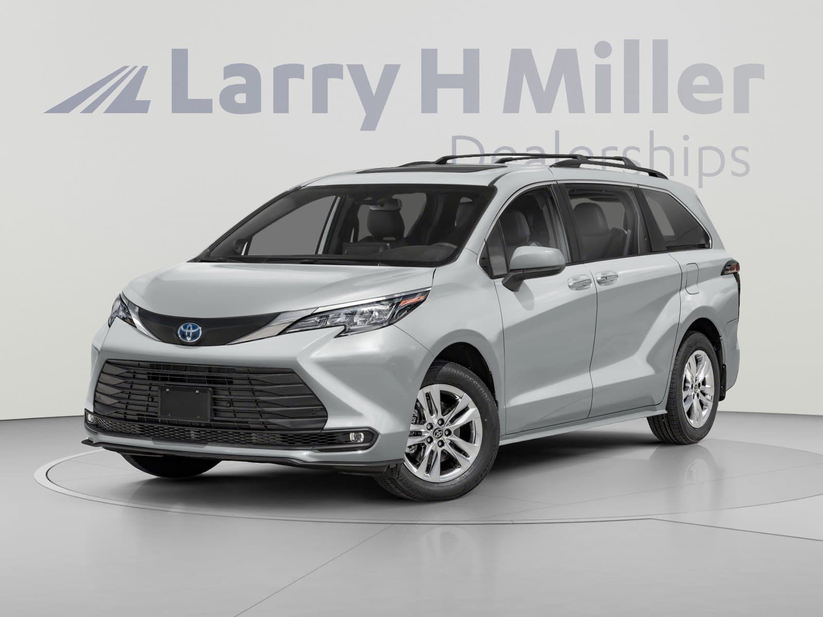 2022 Toyota Sienna XLE Woodland Edition — photo 1 of 12