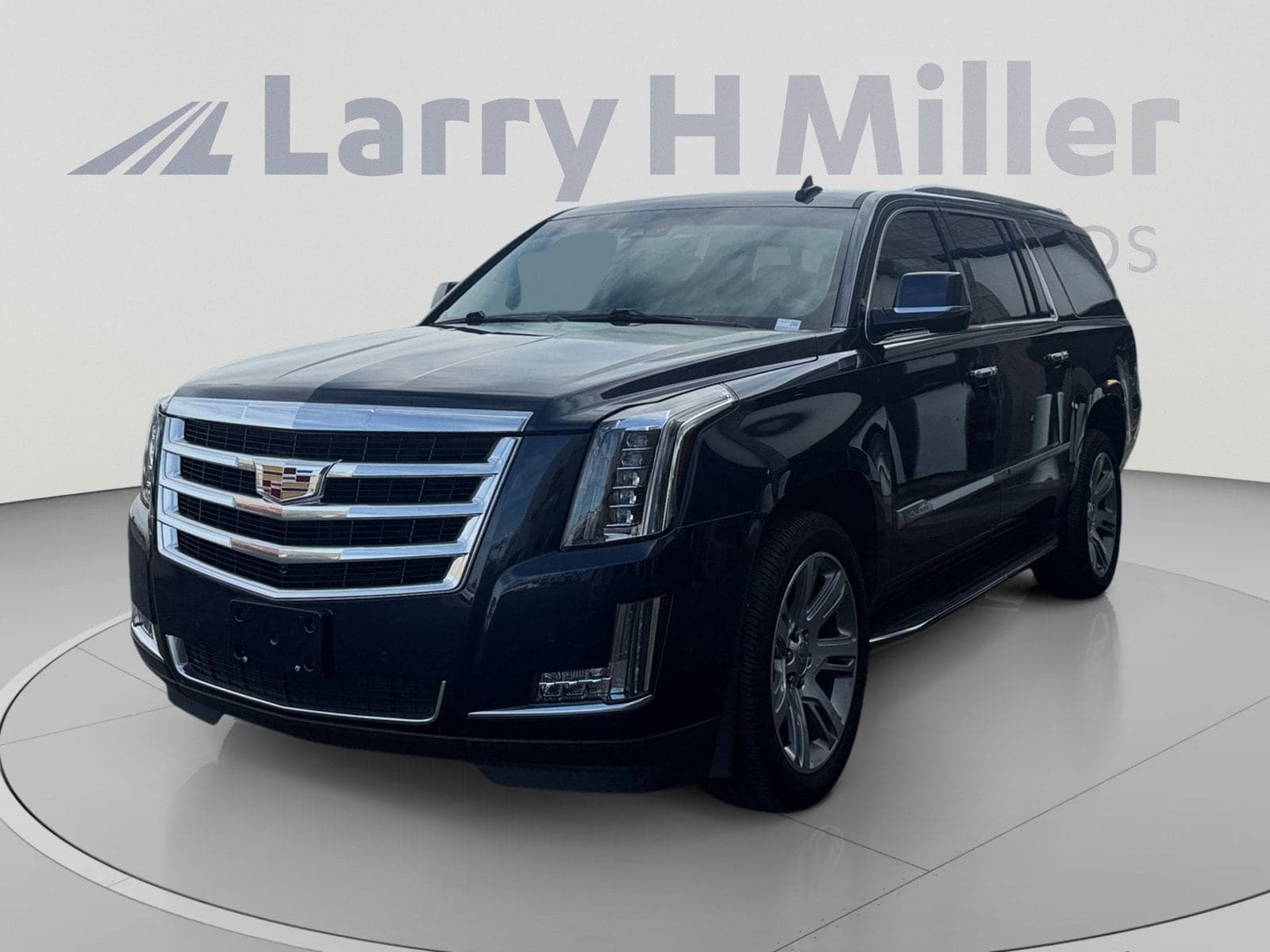2020 Cadillac Escalade ESV Luxury — photo 1 of 35