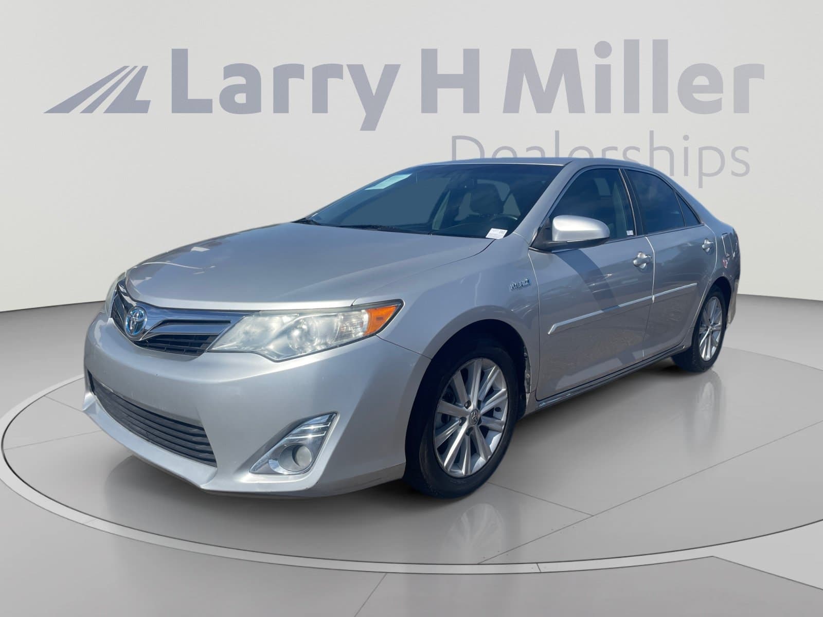 2013 Toyota Camry Hybrid XLE — photo 1 of 33