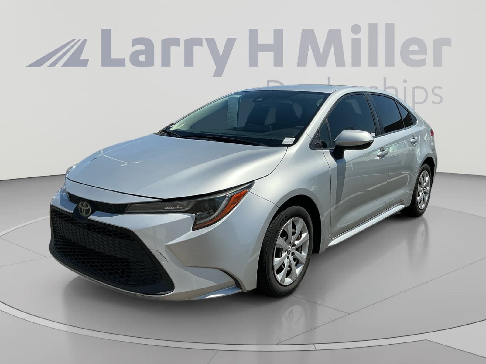 2020 Toyota Corolla LE — photo 1 of 30