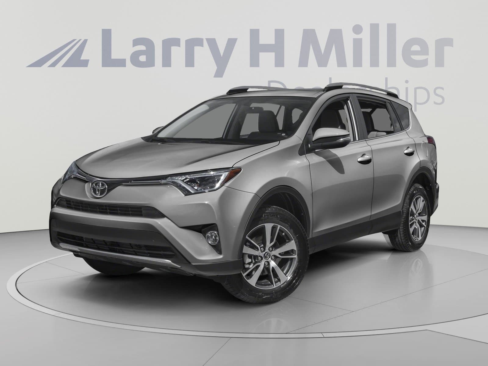 2018 Toyota RAV4 XLE — photo 1 of 12