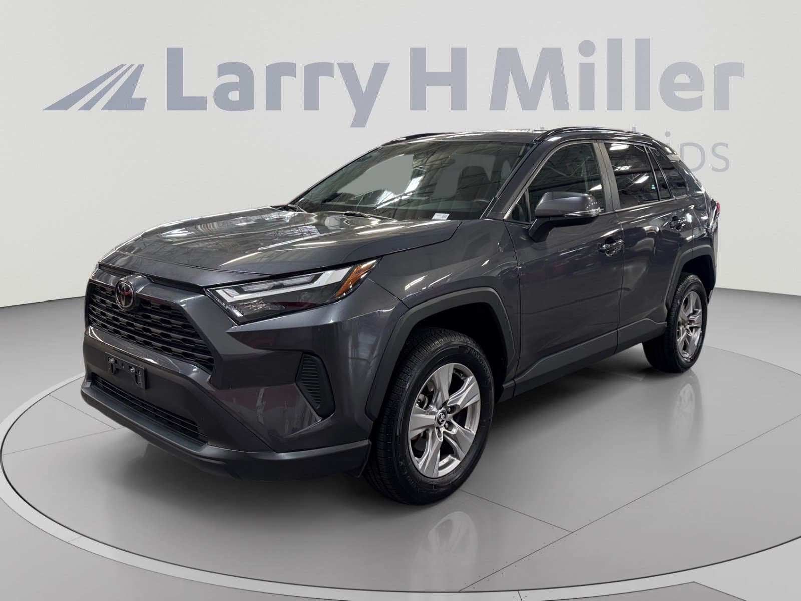 2025 Toyota RAV4 XLE — photo 1 of 35