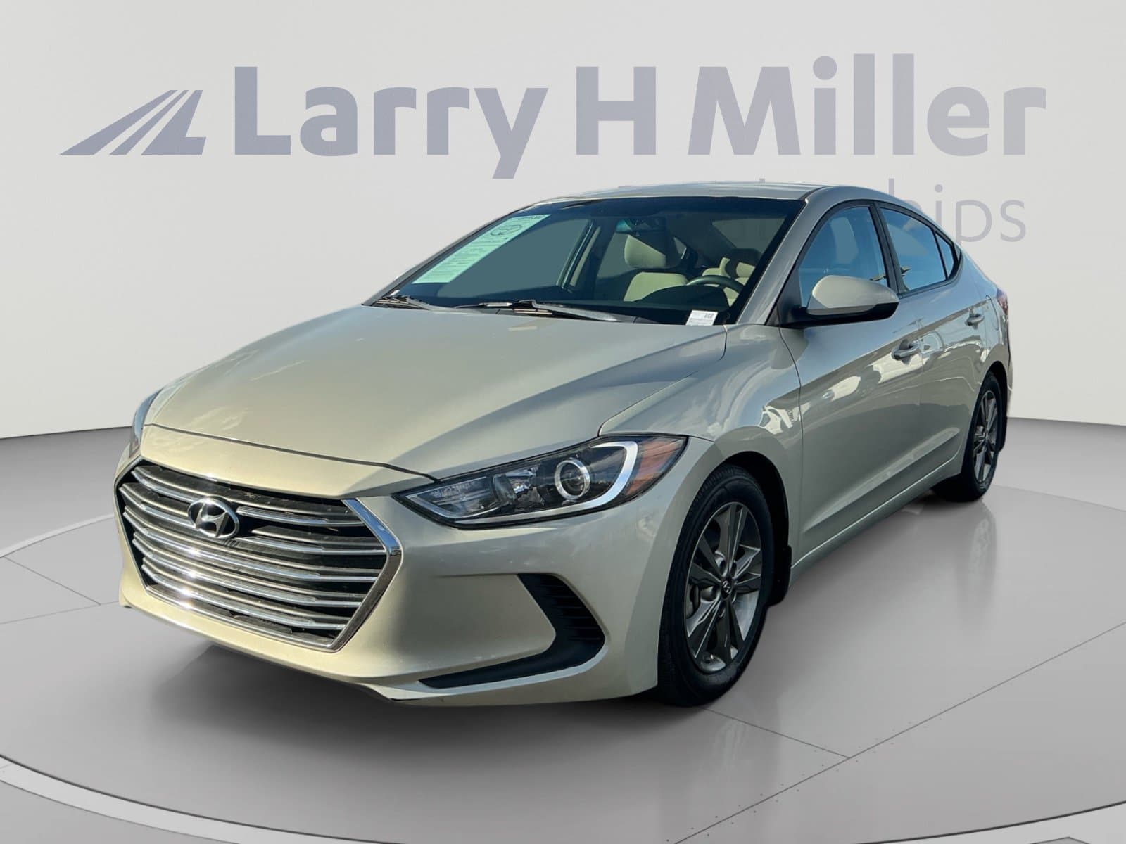 2017 Hyundai Elantra SE — photo 1 of 35