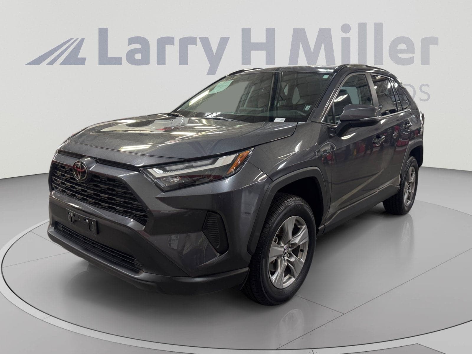 2025 Toyota RAV4 XLE — photo 1 of 35