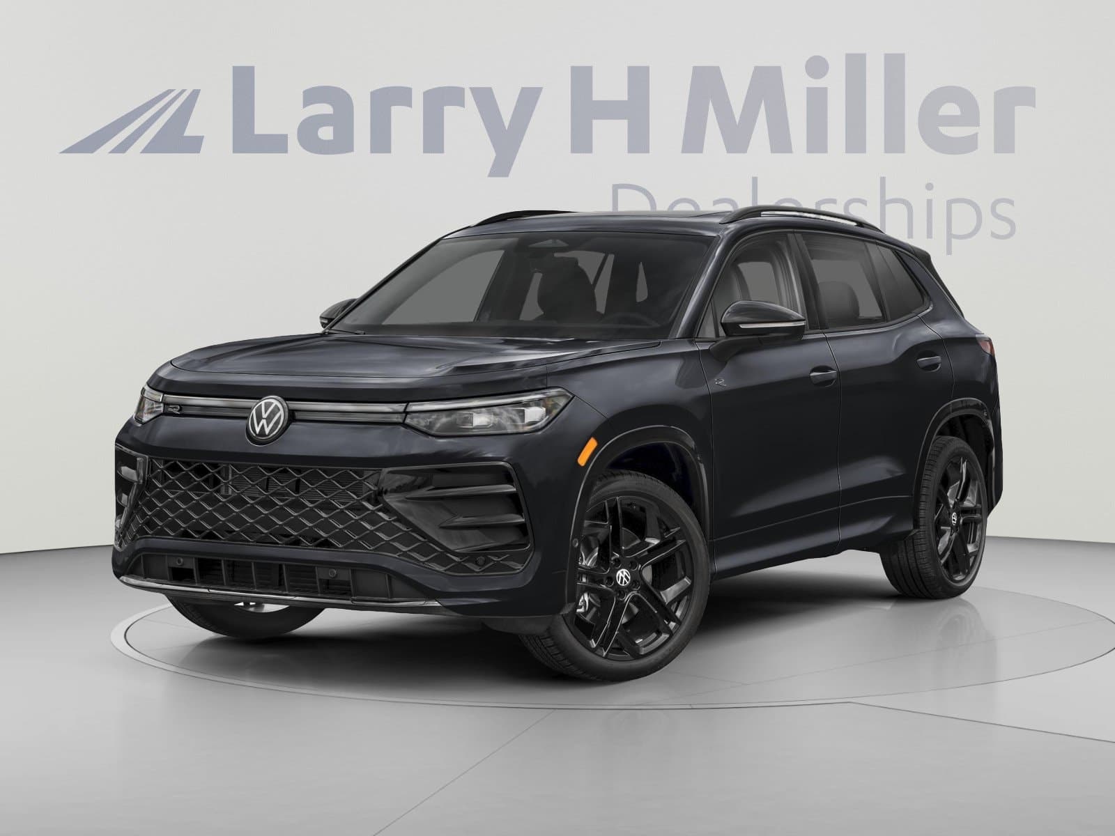 2025 Volkswagen Tiguan SE R-Line Black — photo 1 of 11