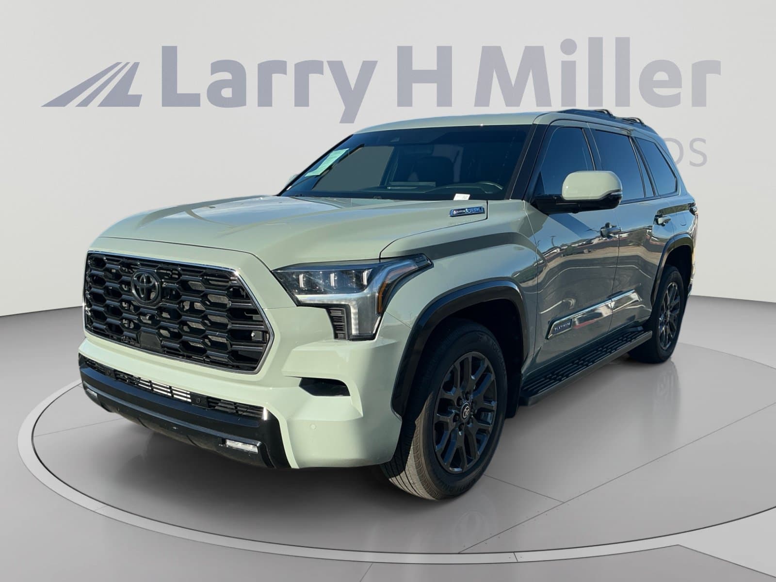 2025 Toyota Sequoia SR5 — photo 1 of 35