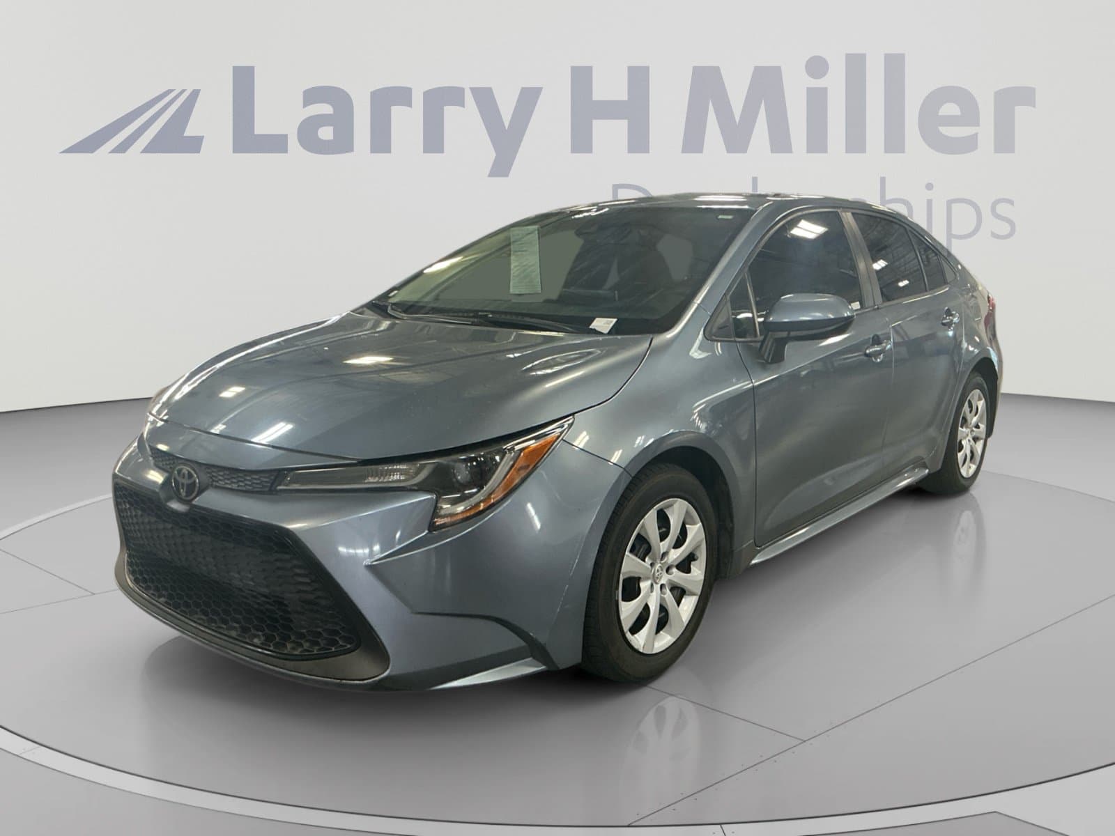 2020 Toyota Corolla LE — photo 1 of 35