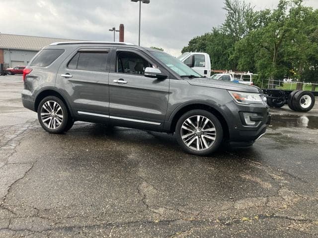 2016 Ford Explorer Platinum — photo 1 of 15