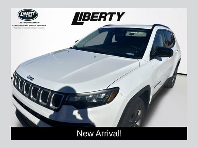 2022 Jeep Compass Latitude Lux — photo 1 of 19