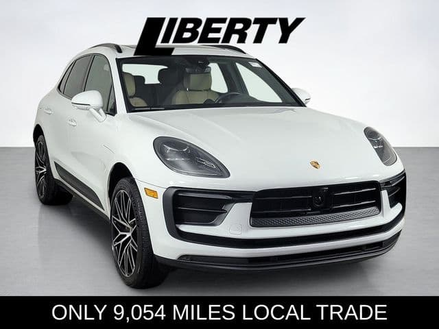 2024 Porsche Macan Base — photo 1 of 34