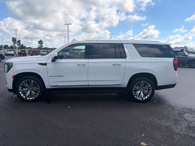 2021 GMC Yukon XL SLT — photo 1 of 18