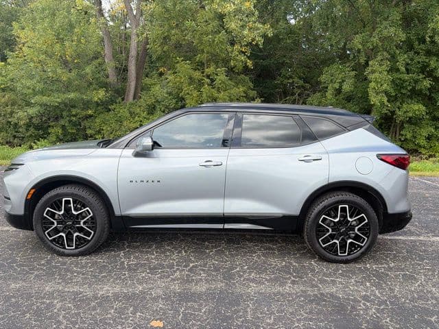 2023 Chevrolet Blazer RS — photo 1 of 19