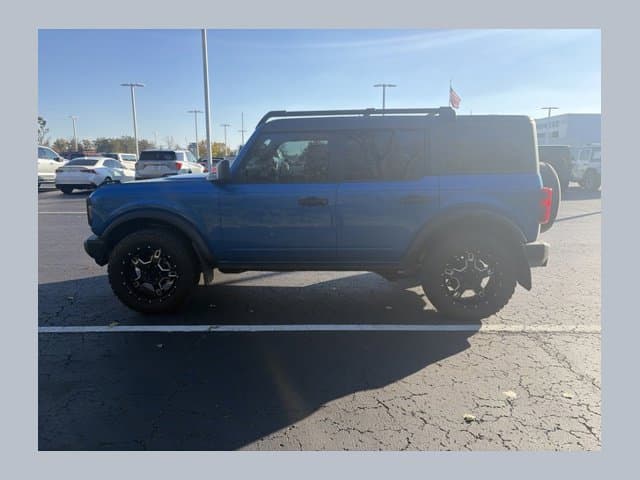2022 Ford Bronco Base — photo 1 of 17