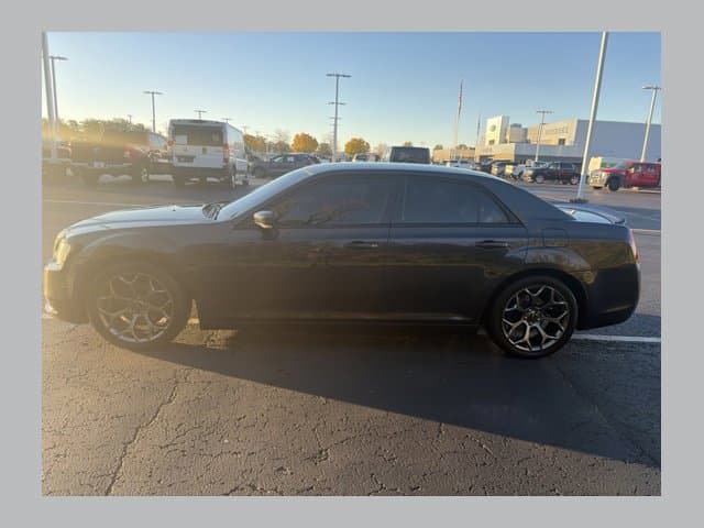2016 Chrysler 300 Base — photo 1 of 17