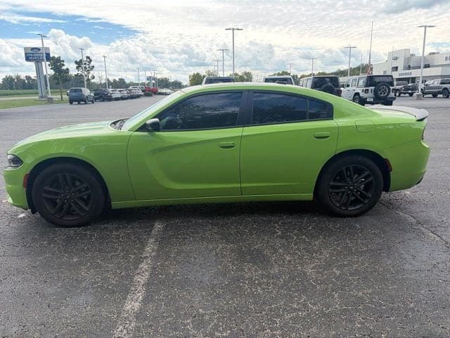 2019 Dodge Charger SXT — photo 1 of 15