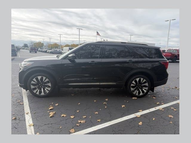 2025 Ford Explorer Platinum — photo 1 of 17
