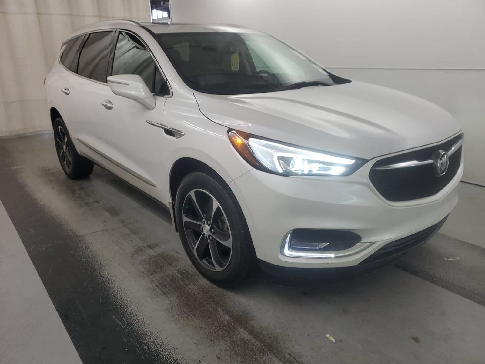 2021 Buick Enclave Essence — photo 1 of 8