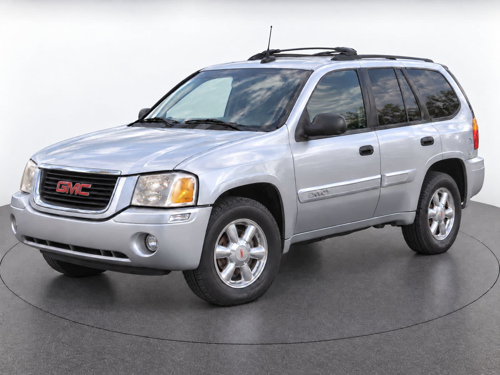 2004 GMC Envoy SLE — photo 1 of 8