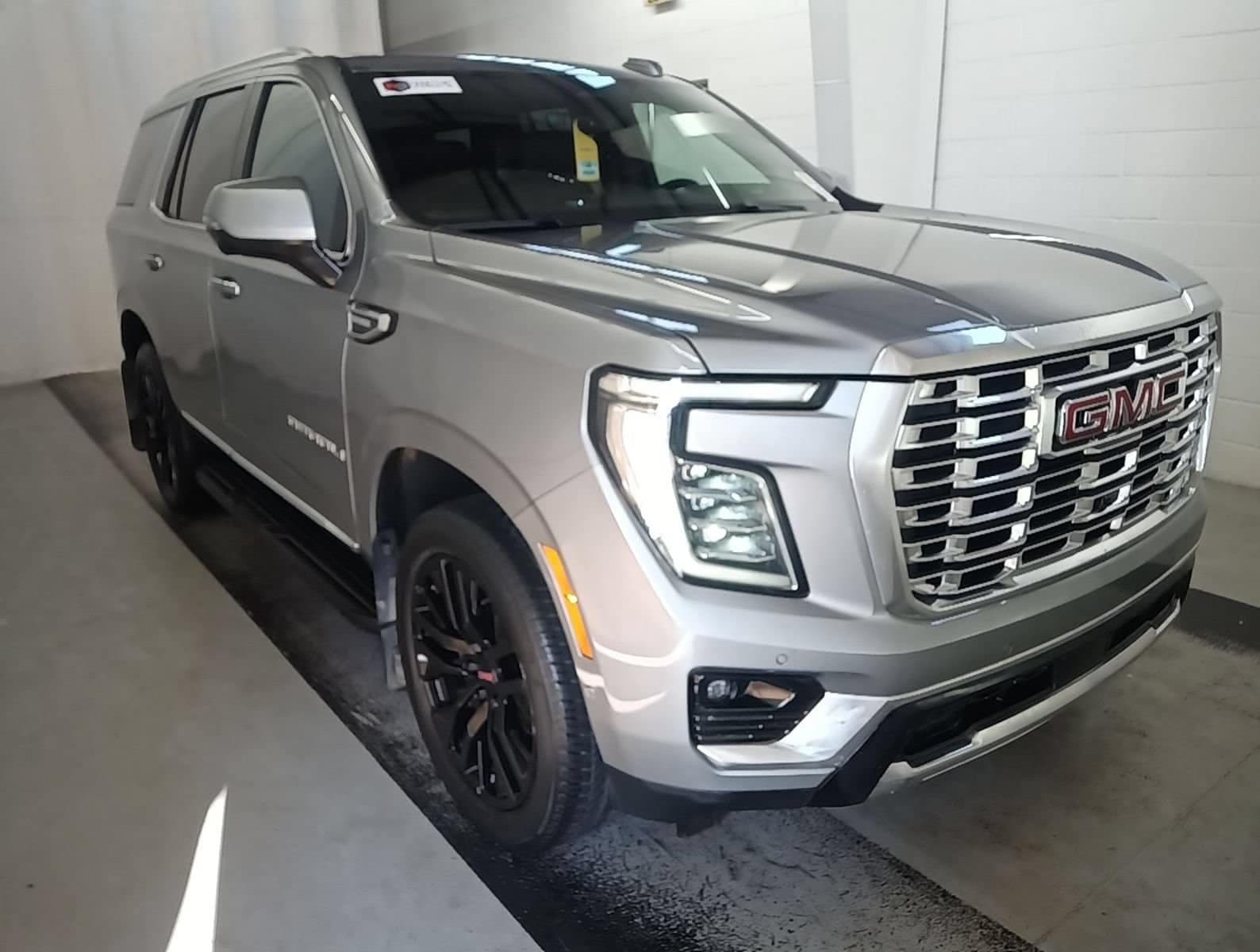 2025 GMC Yukon Denali — photo 1 of 10