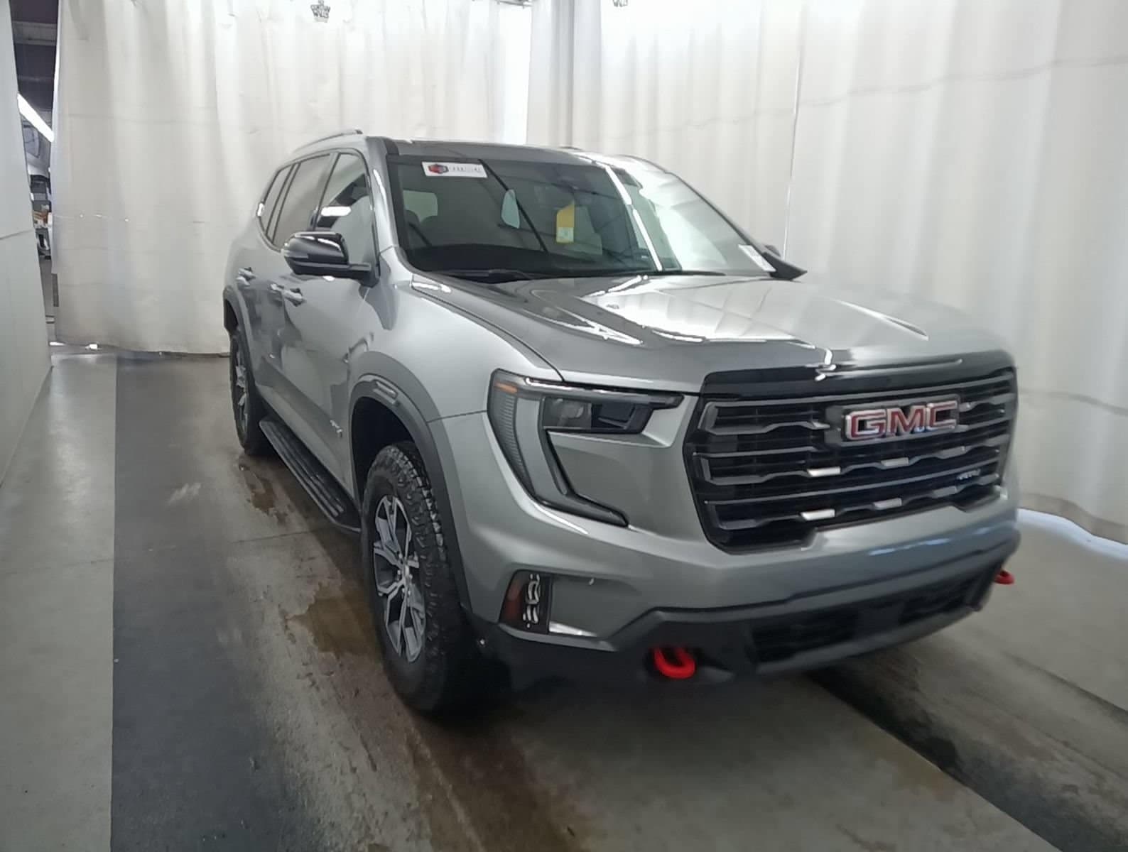 2025 GMC Acadia AWD AT4 — photo 1 of 10