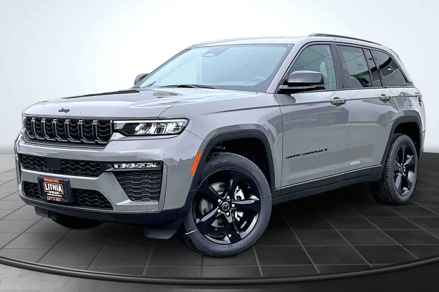 2027 Jeep Grand Cherokee Base — photo 1 of 38
