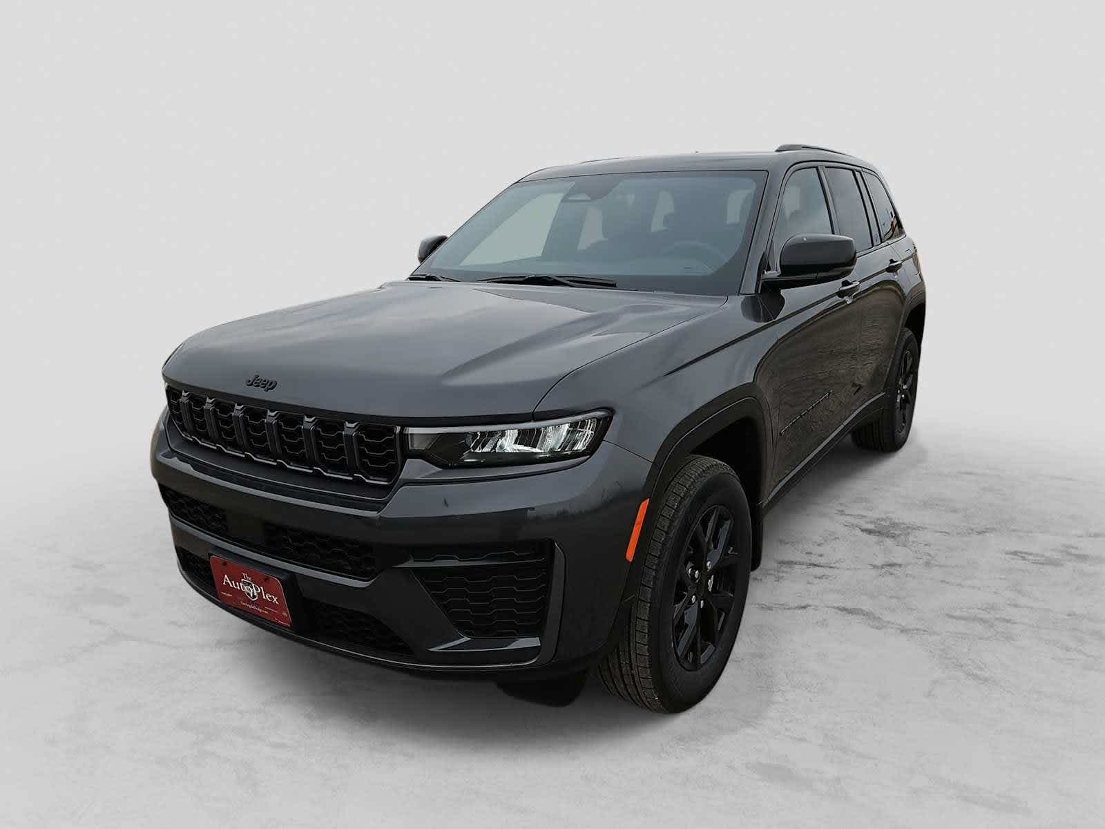 2026 Jeep Grand Cherokee Laredo Altitude — photo 1 of 34
