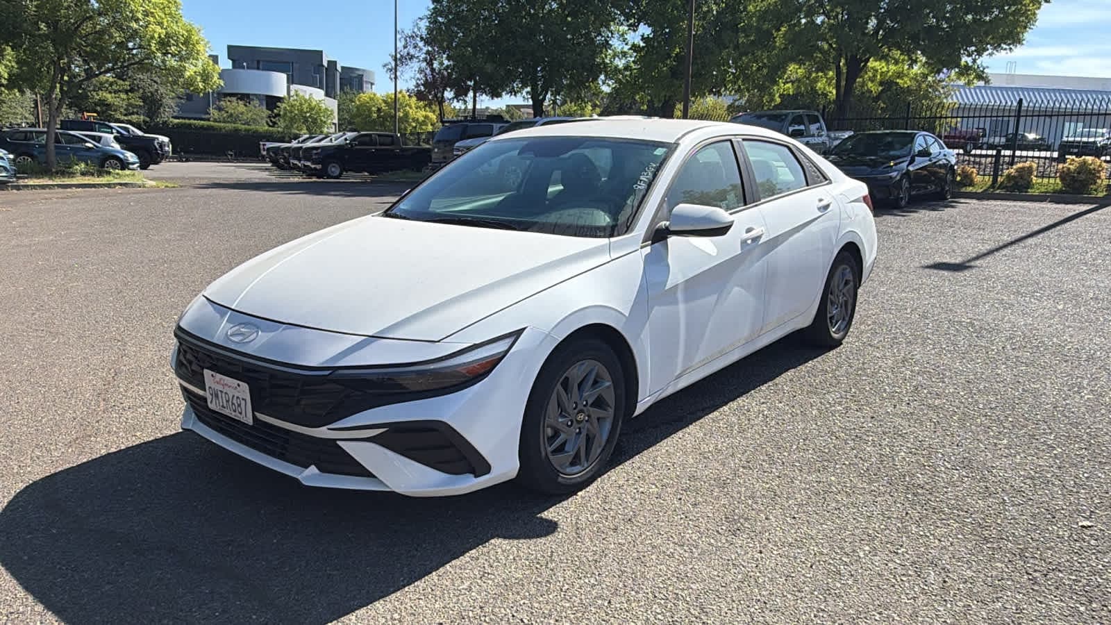 2024 Hyundai Elantra SEL — photo 1 of 11