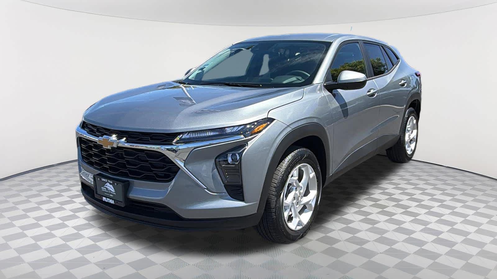 2026 Chevrolet Trax LS — photo 1 of 36