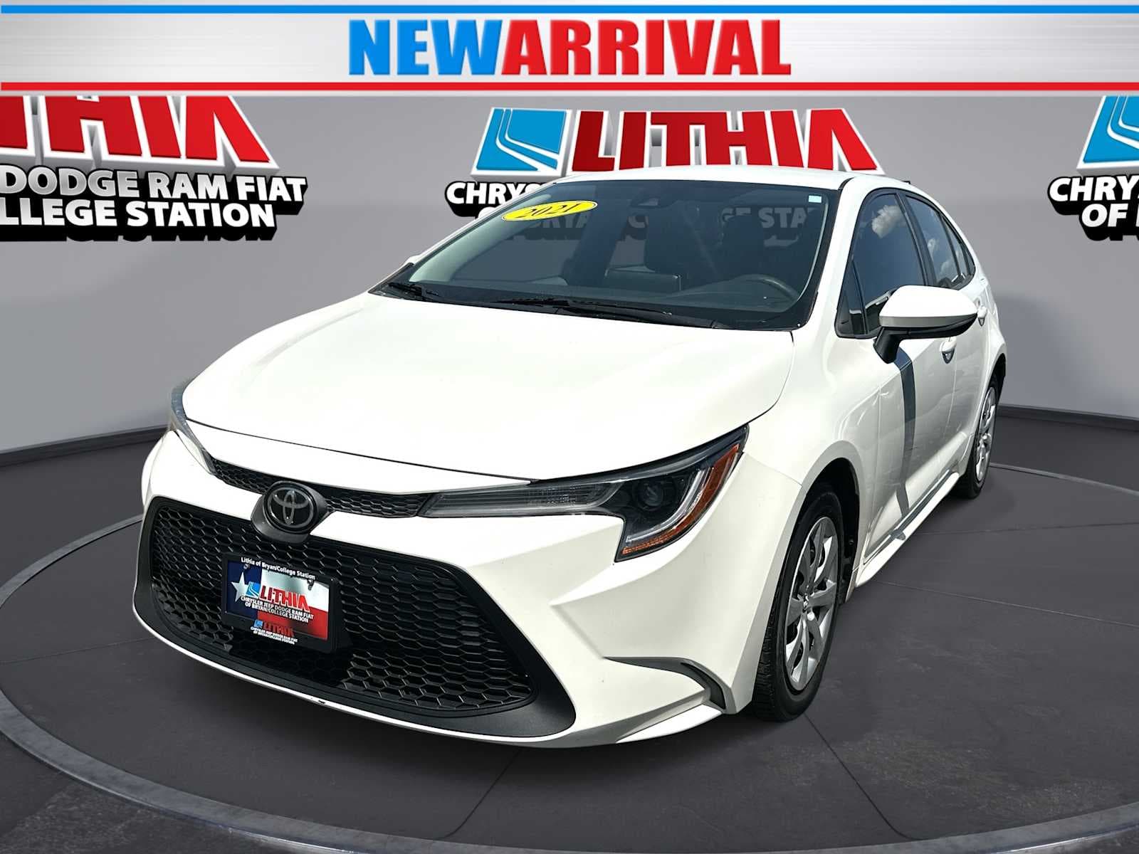 2021 Toyota Corolla LE — photo 1 of 6