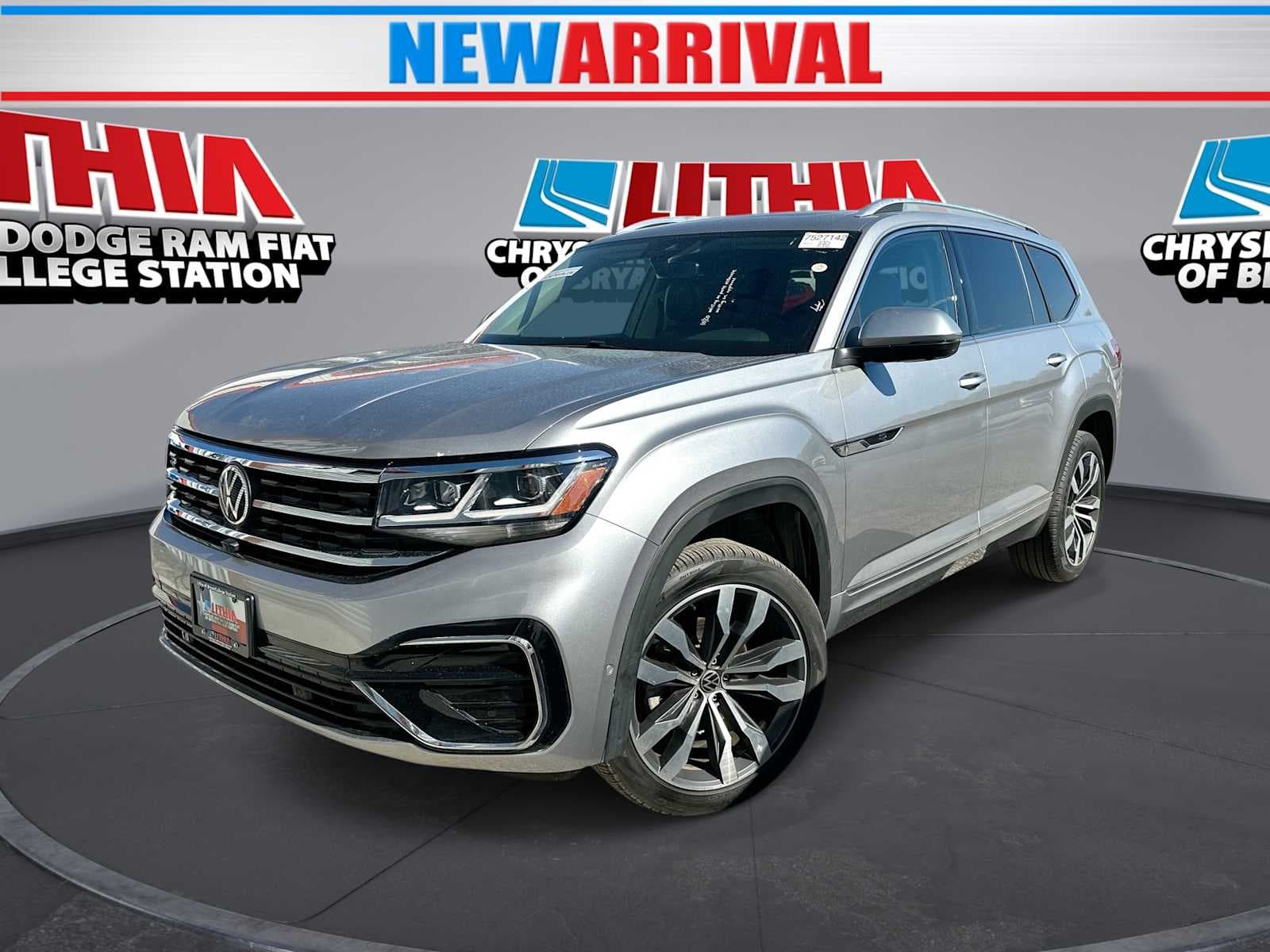 2023 Volkswagen Atlas 3.6L V6 SEL Premium R-Line — photo 1 of 5