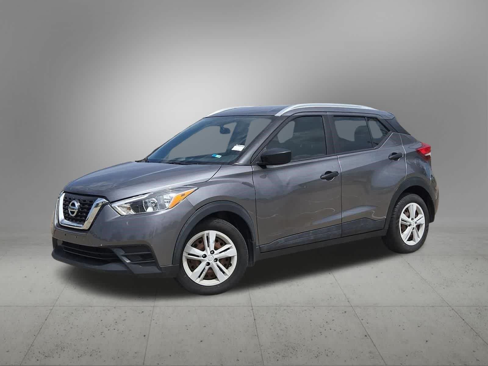 2019 Nissan Kicks S — photo 1 of 32