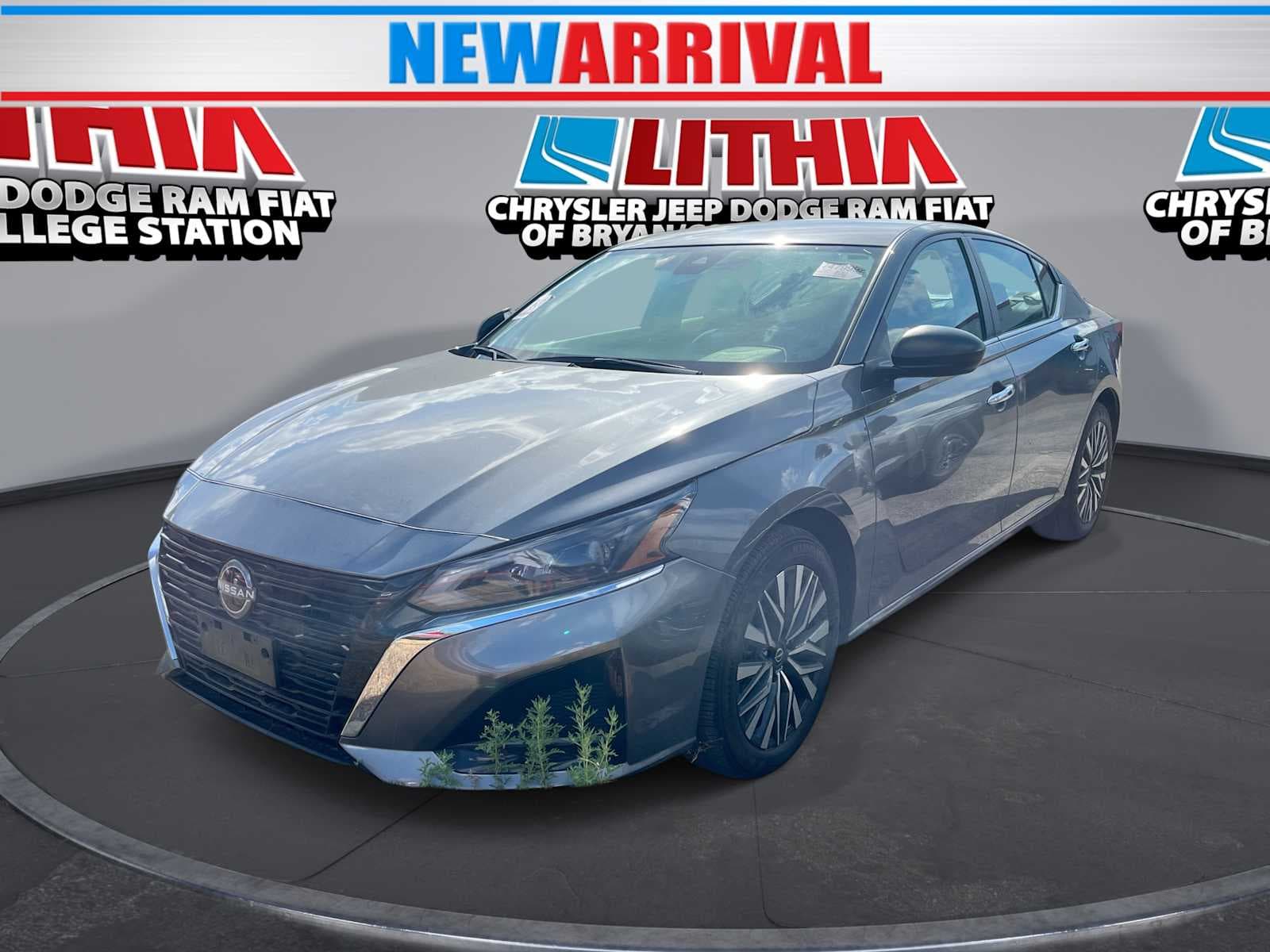 2025 Nissan Altima SV — photo 1 of 5