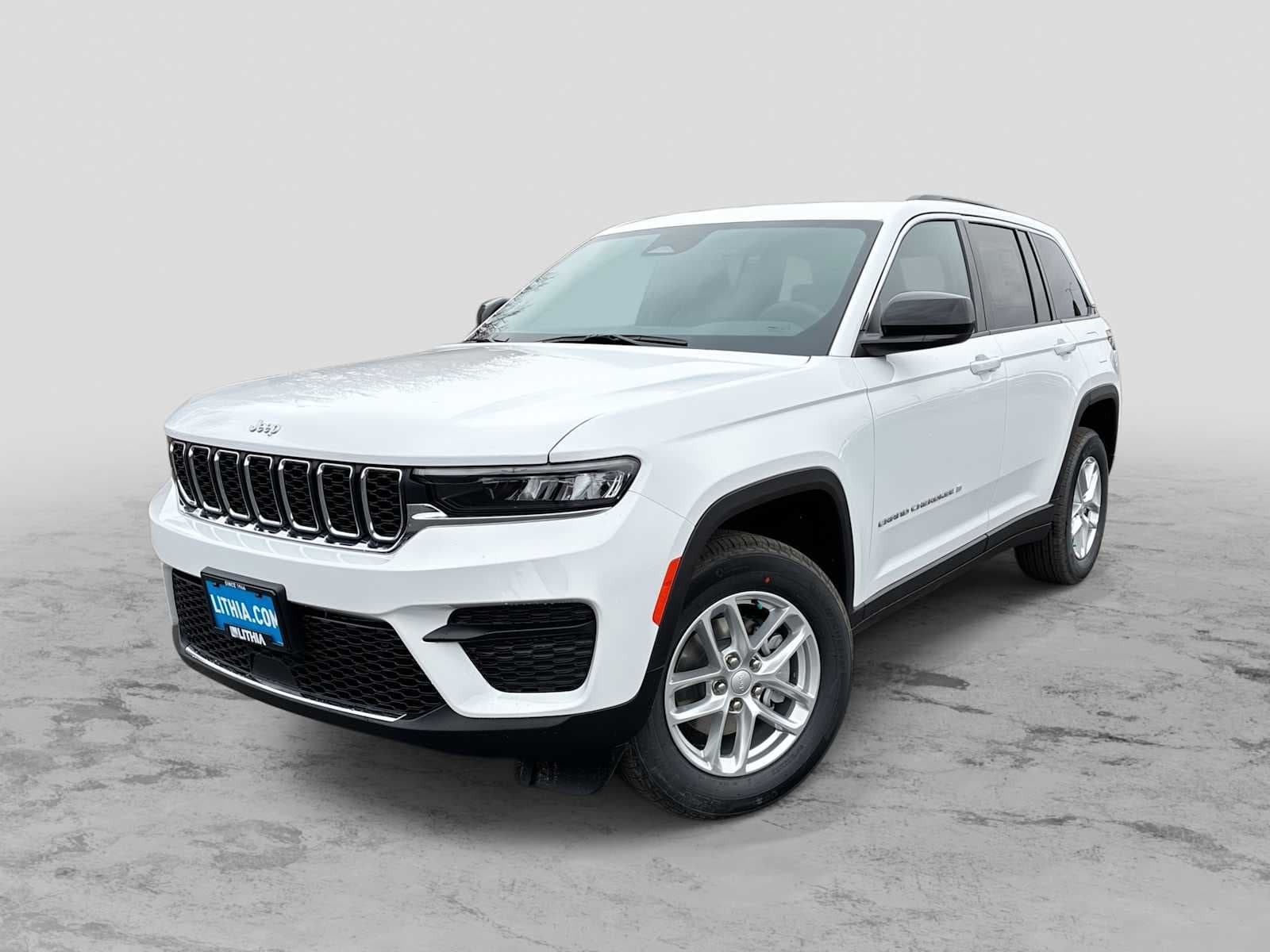 2026 Jeep Grand Cherokee Laredo — photo 1 of 33