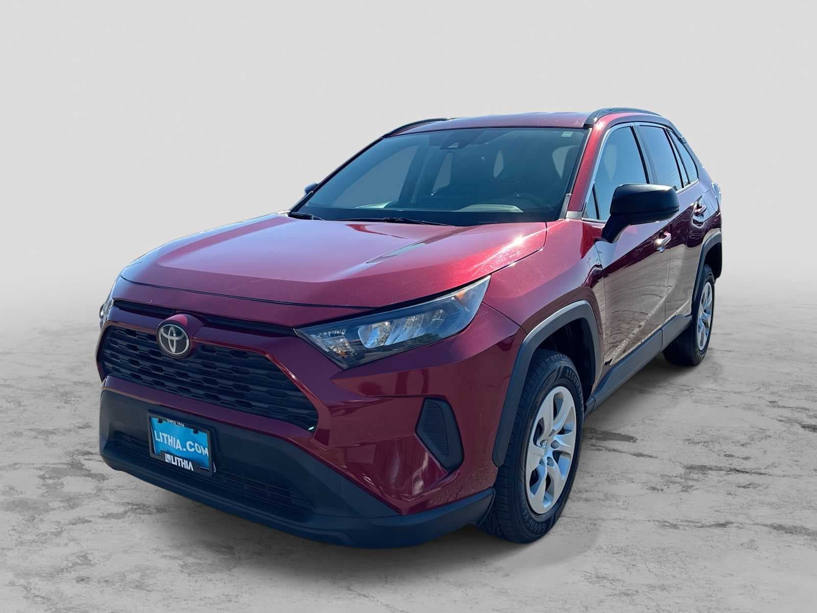 2019 Toyota RAV4 LE — photo 1 of 25
