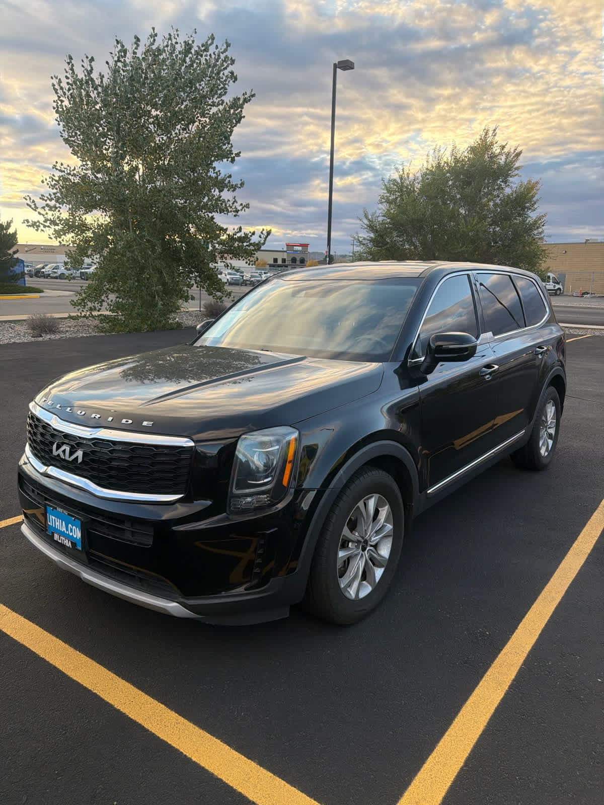 2022 Kia Telluride LX — photo 1 of 7