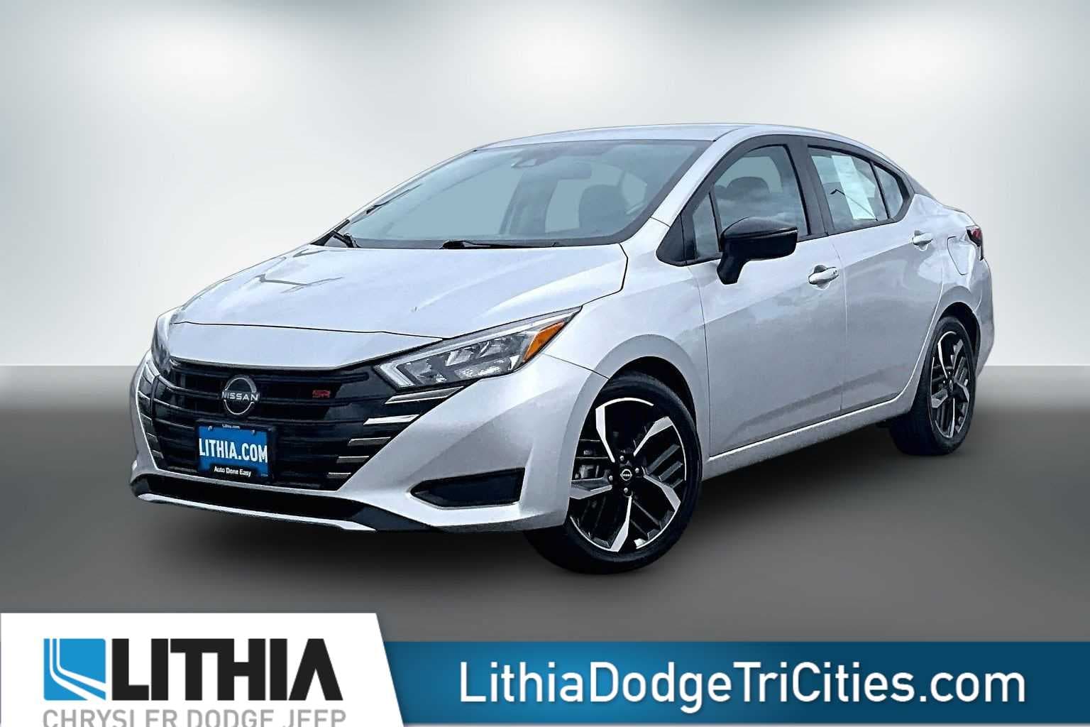 2024 Nissan Versa SR — photo 1 of 37