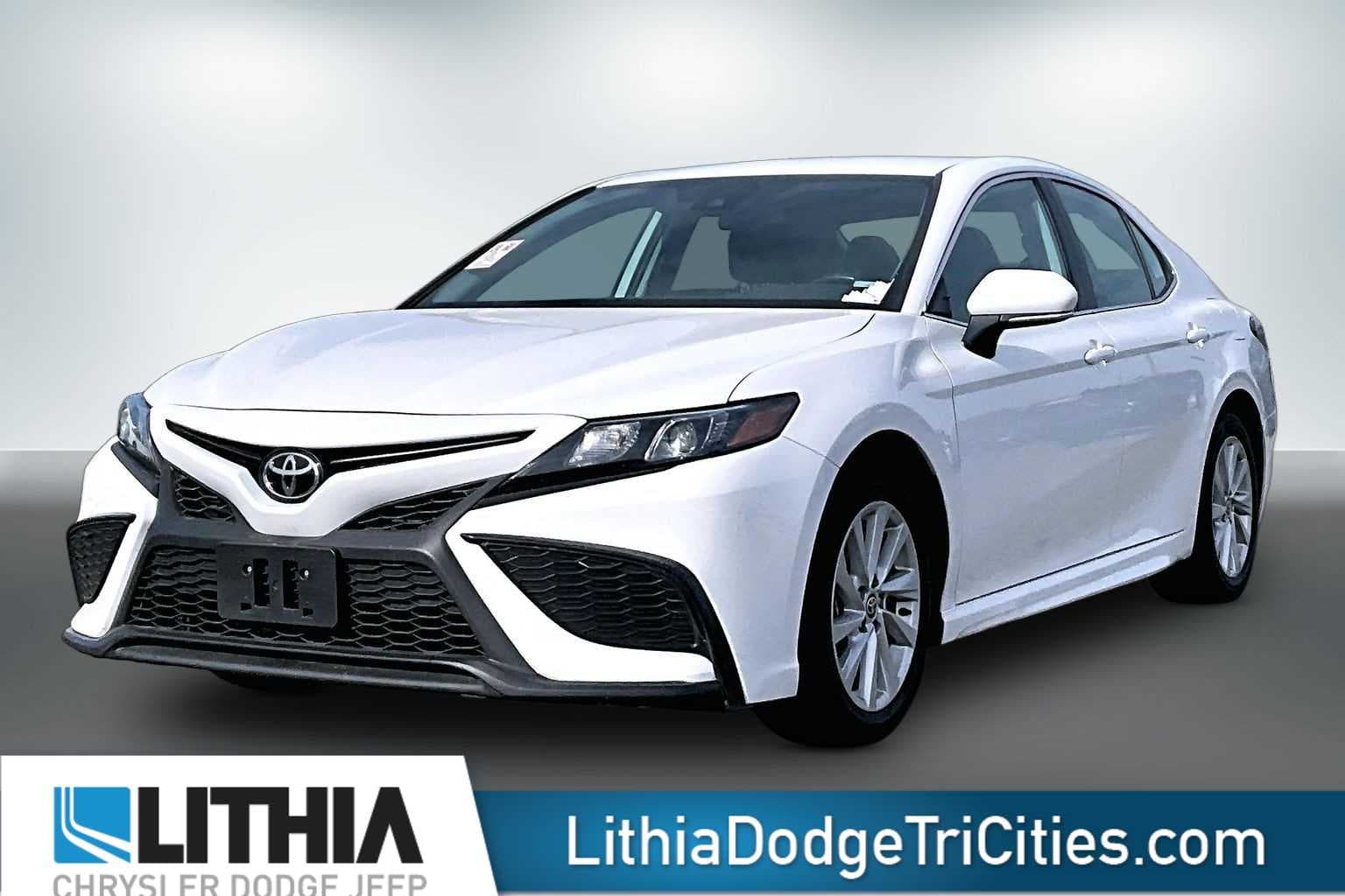 2024 Toyota Camry Base — photo 1 of 7