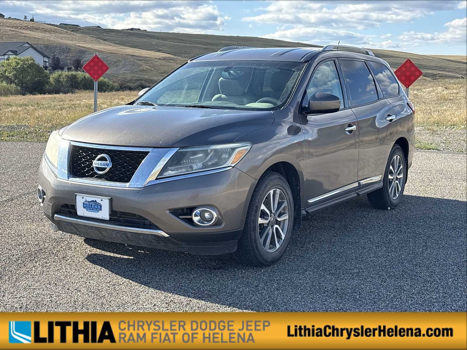 2013 Nissan Pathfinder SL — photo 1 of 21