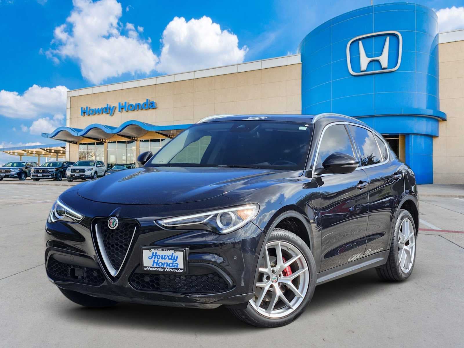 2019 Alfa Romeo Stelvio Ti Lusso — photo 1 of 35