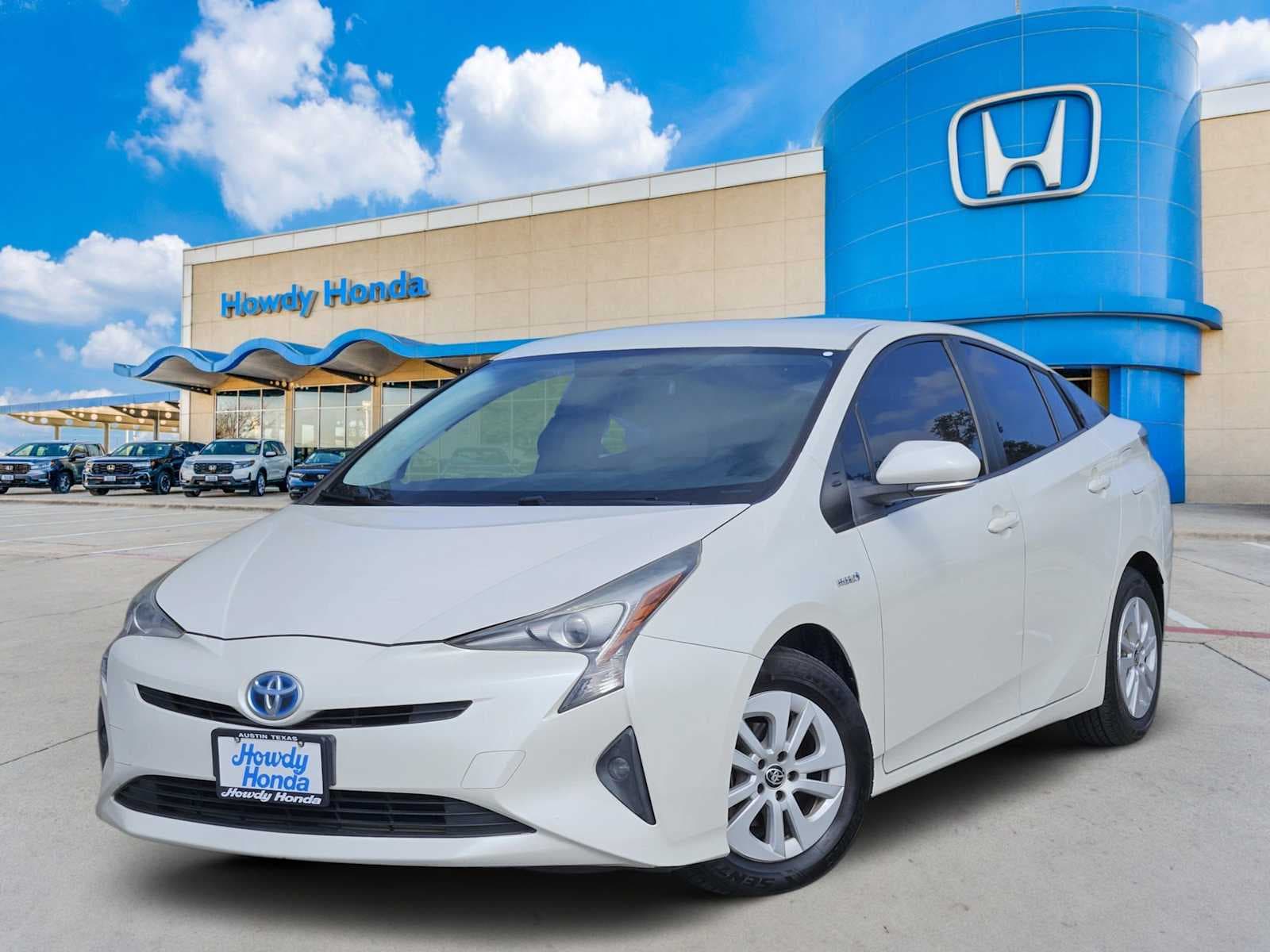 2016 Toyota Prius Two — photo 1 of 33