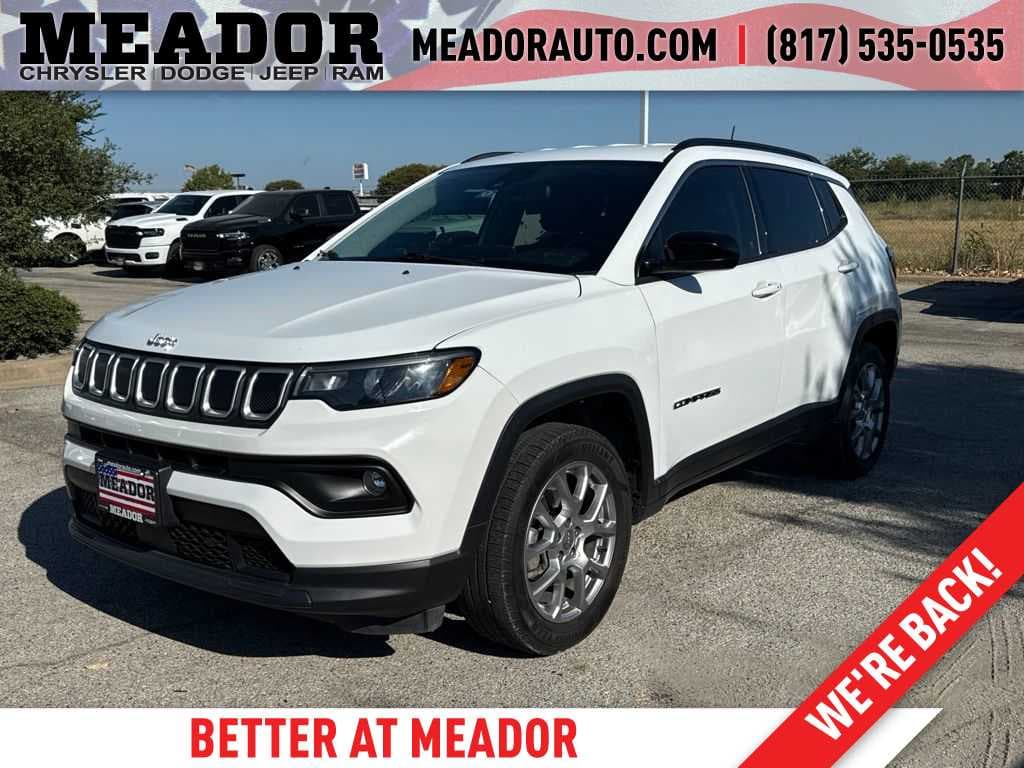 2022 Jeep Compass Latitude Lux — photo 1 of 21