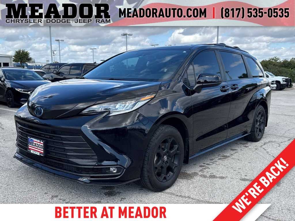 2025 Toyota Sienna Woodland Edition — photo 1 of 26
