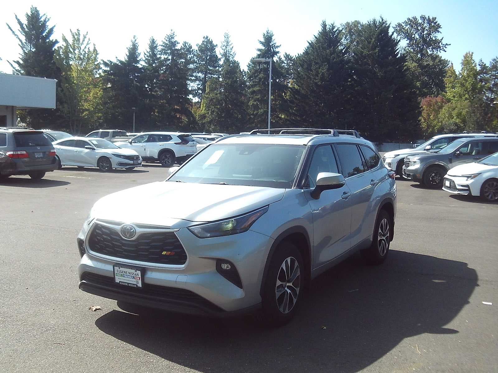 2022 Toyota Highlander XLE — photo 1 of 9