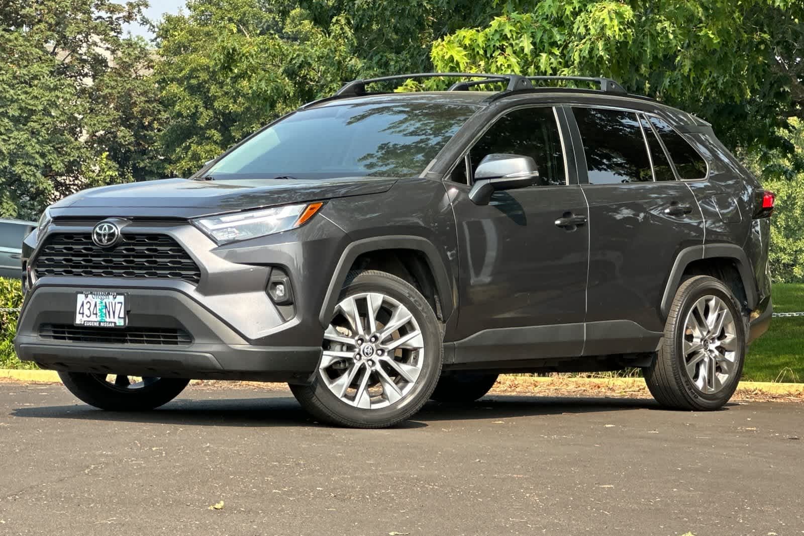 2022 Toyota RAV4 XLE Premium — photo 1 of 28