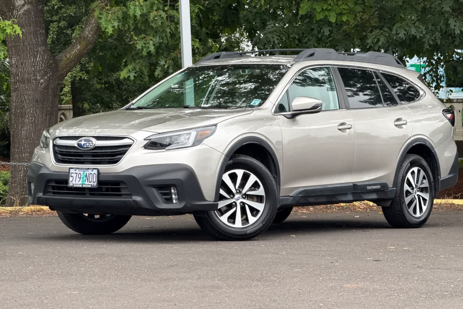 2020 Subaru Outback Premium — photo 1 of 28