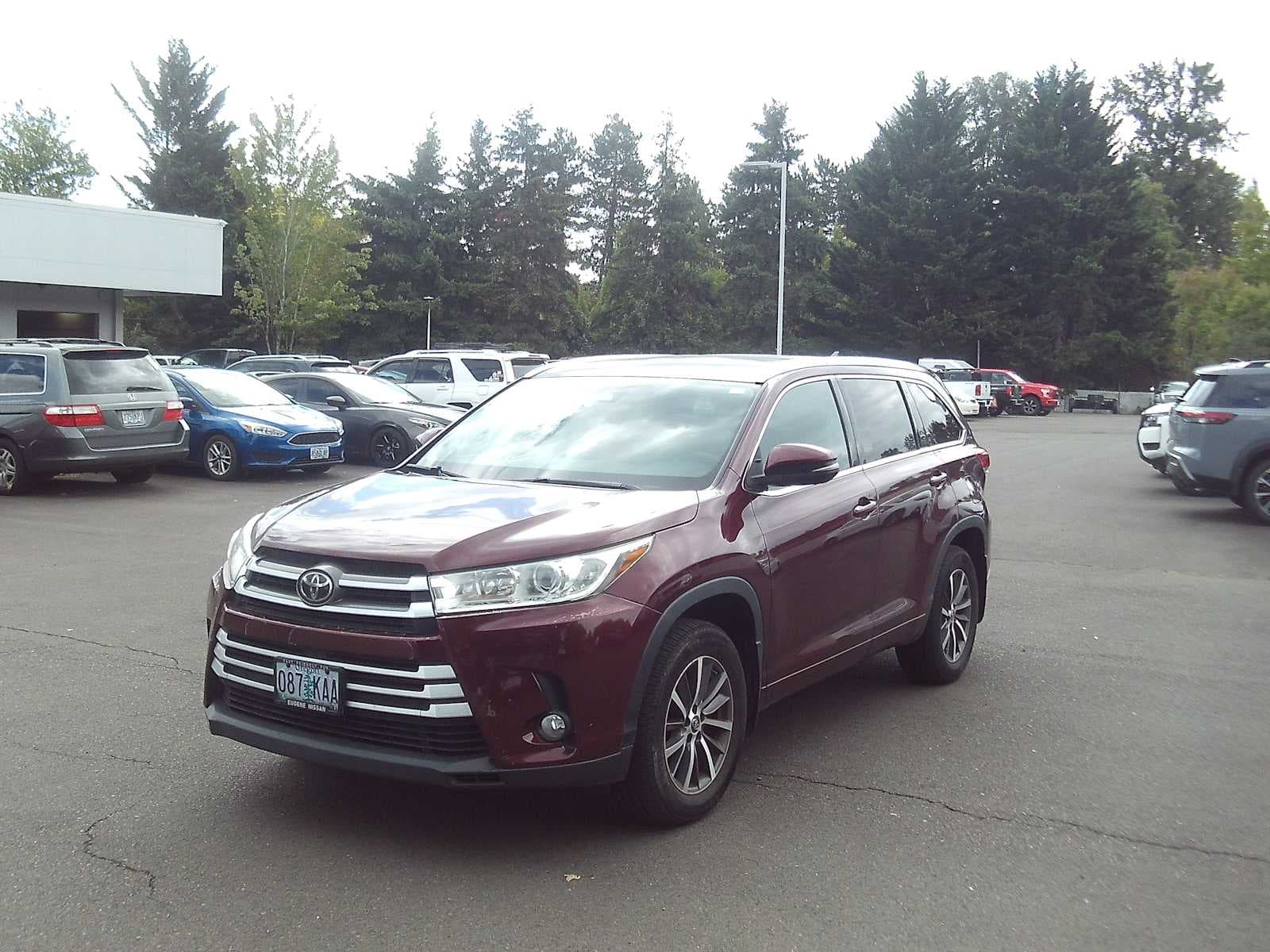 2017 Toyota Highlander XLE — photo 1 of 9