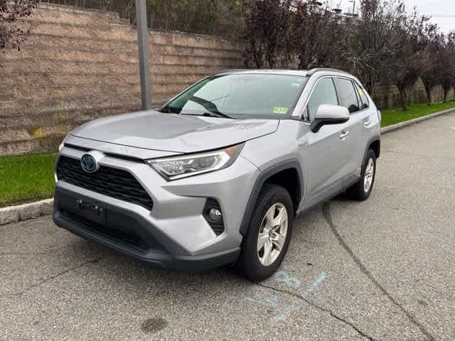 2021 Toyota RAV4 Base — photo 1 of 9
