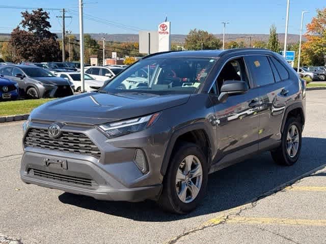 2025 Toyota RAV4 Hybrid LE — photo 1 of 8